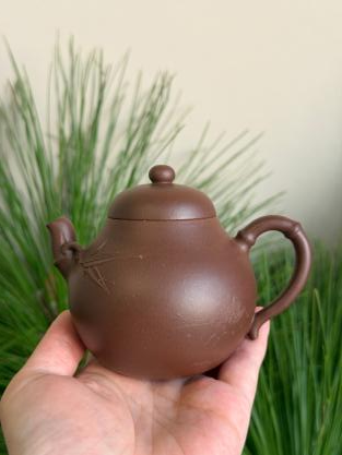 Hua Qi1 Yixing Teapot 180ml