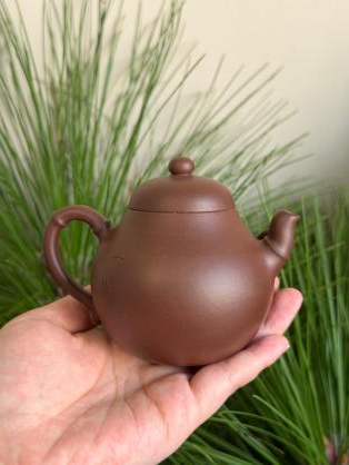 Hua Qi1 Yixing Teapot 180ml